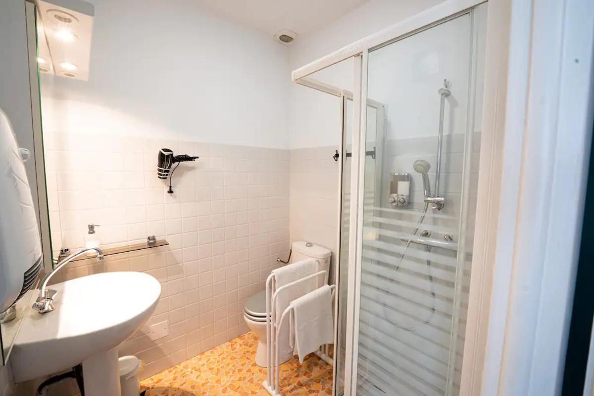 Appartement Centre Village, Clim Et Parking Gratuit Aigues-Mortes Esterno foto